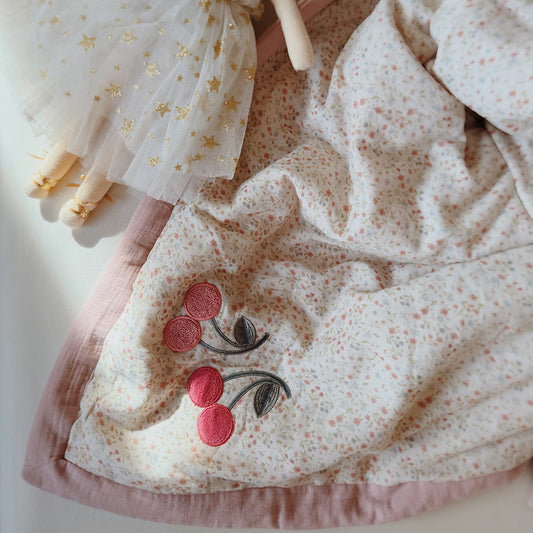 Nova Blanket L - Cherry Floral